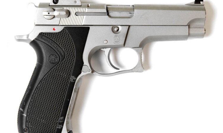 Smith & Wesson 5906 9mm paslanmaz çelik yarı otomatik tabanca – klasik ABD üretimi ilan görseli