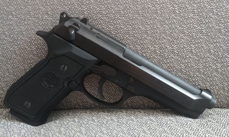 Acil Satılık Sıfır Beretta 92FS 9.19 mm | Silah ilanı # 1 Satılık TABANCA – Beretta 92 – 9mm (9x19mm) – Taşıma Ruhsatlı – Trabzon – İlan 7248 – Görsel 7249