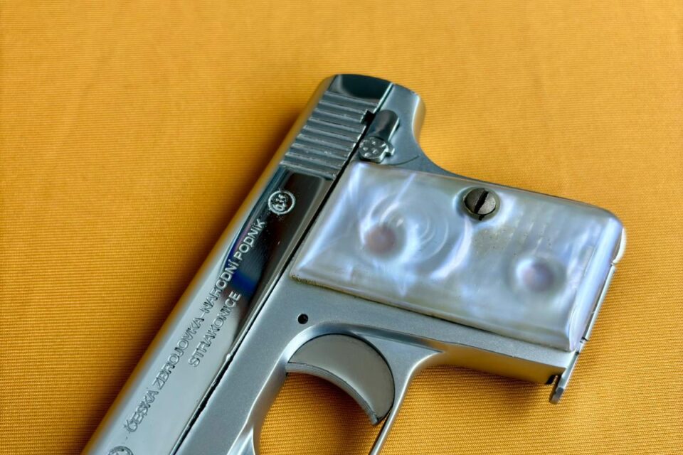 Satılık TABANCA – CZ 45 – 6.35mm (.25 ACP) – Taşıma Ruhsatlı – Bursa – İlan 9266 – Görsel 9267