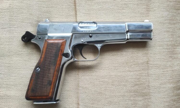 EMEKLİ EMNİYET GÖREVLİSİNDEN, HIGH POWER BROWNİNG | Silah ilanı # 5 Satılık TABANCA – Browning HP (14'lü) – 9mm (9x19mm) – Taşıma Ruhsatlı – Ankara – İlan 8459 – Görsel 8461