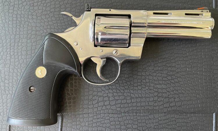 Satılık Orijinal Colt Python 4" | .357 Magnum | Koleksiyonluk | Silah ilanı # 1 Satılık Orijinal Colt Python 4" | .357 Magnum | Koleksiyonluk - Silahilan.com