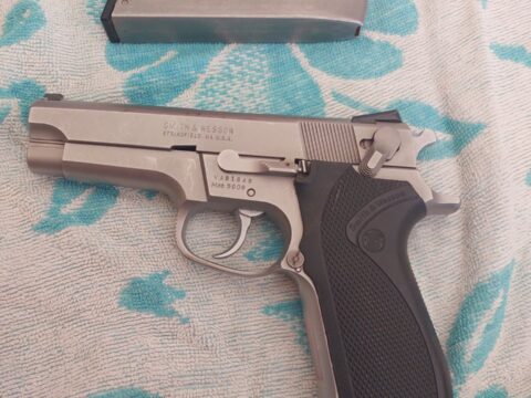 Satılık TABANCA – Smith & Wesson 5906 – 9mm (9x19mm) – Bulundurma Ruhsatlı – Bursa – İlan 13859 – Görsel 13861