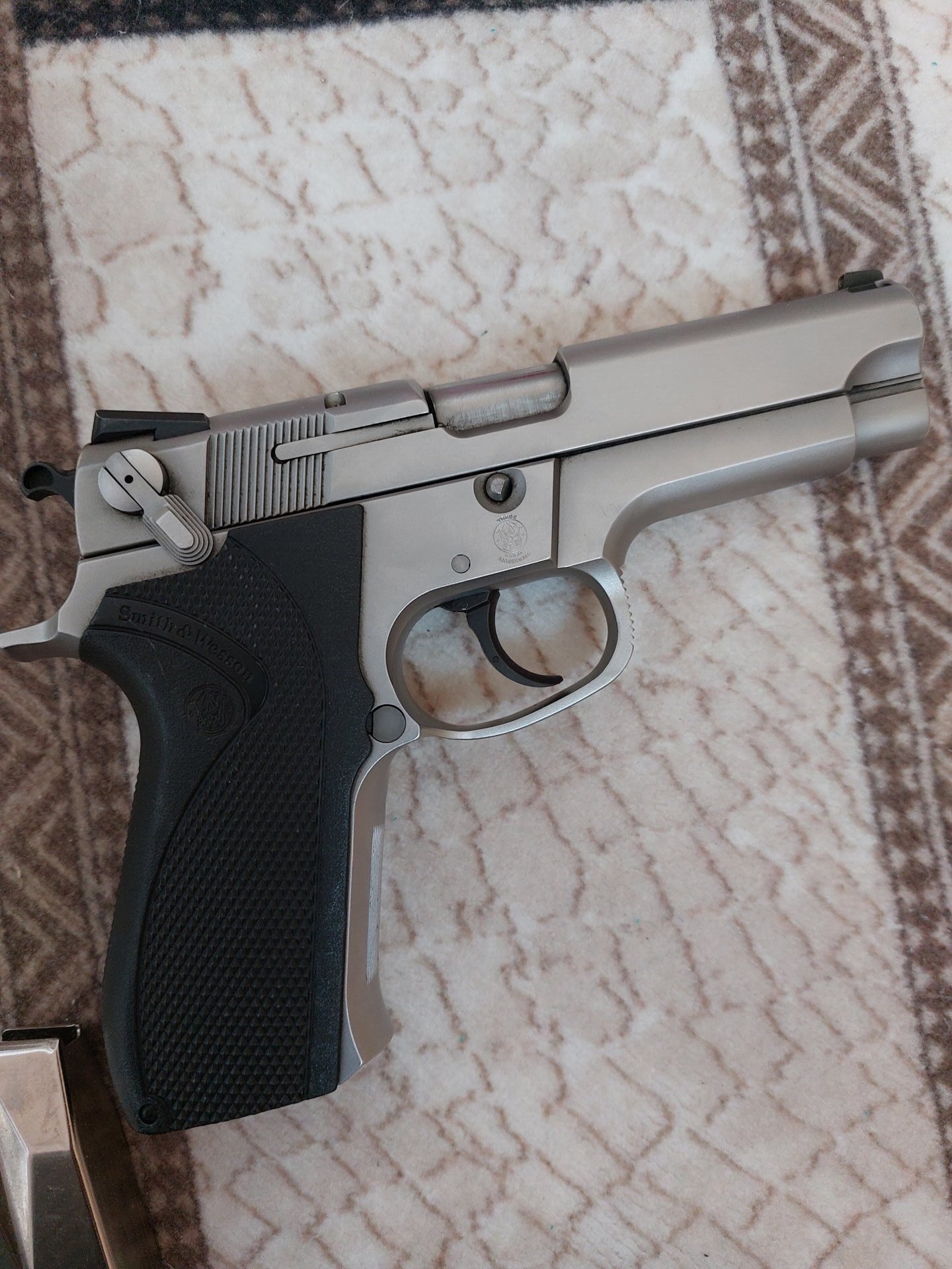 Smith Wesson 5906 | Silah ilanı # 10 Satılık TABANCA – Smith & Wesson 5906 – 9mm (9x19mm) – Bulundurma Ruhsatlı – Denizli – İlan 14826 – Görsel 14828