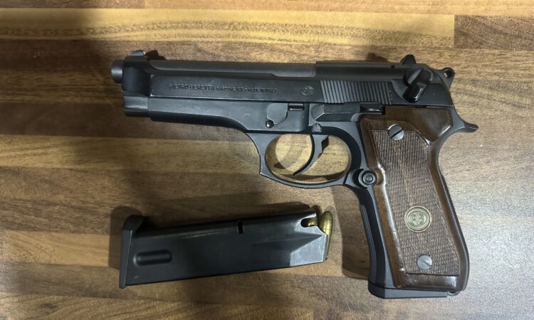 Satılık TABANCA – Beretta 92 – 9mm Browning Long – Bulundurma Ruhsatlı – İstanbul – İlan 15609 – Görsel 15610