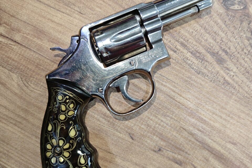 Satılık TABANCA – Smith & Wesson Model 10 – 38 Special – Bulundurma Ruhsatlı – İzmir – İlan 18513 – Görsel 18514