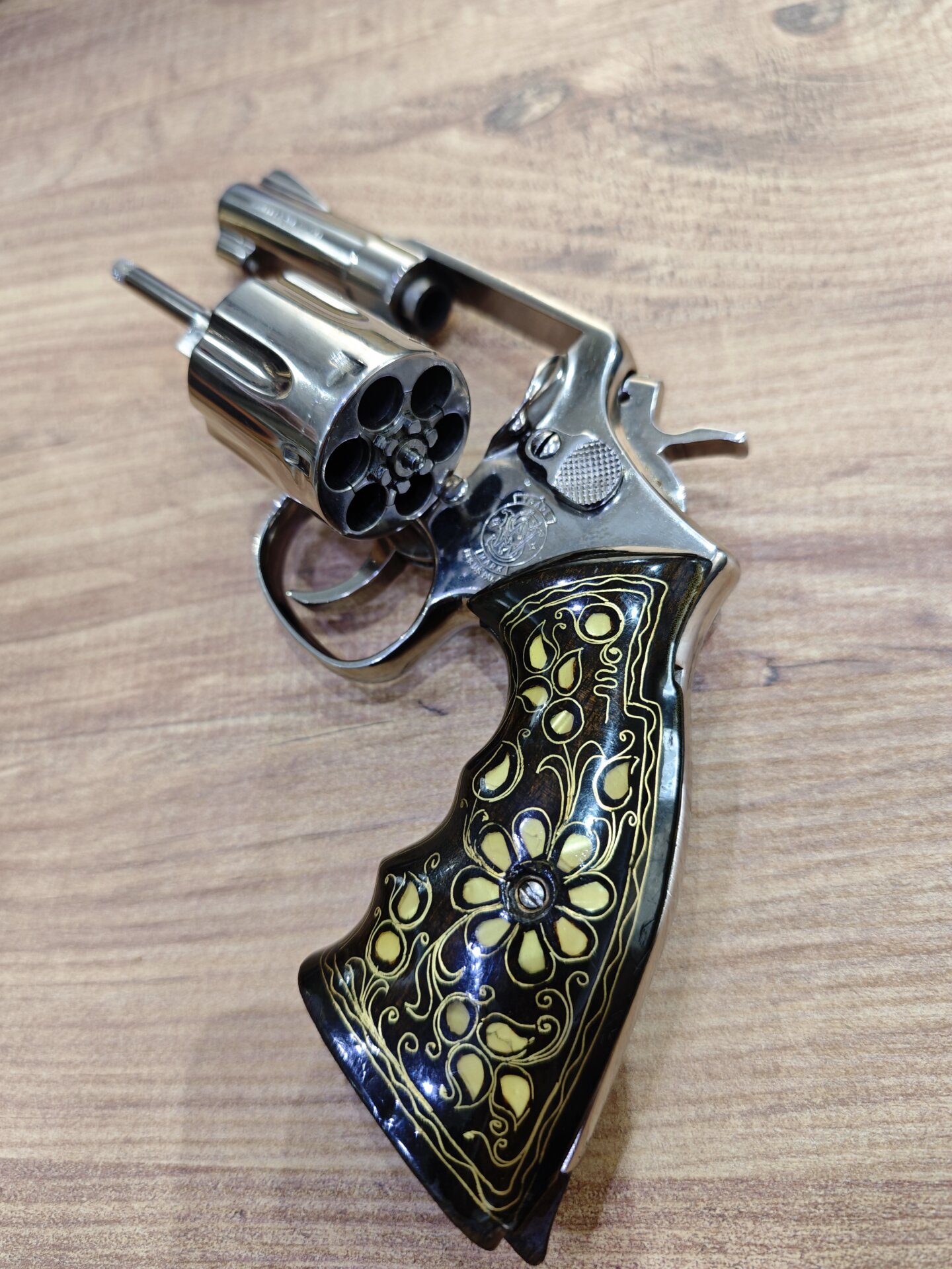 Satılık TABANCA – Smith & Wesson Model 10 – 38 Special – Bulundurma Ruhsatlı – İzmir – İlan 18513 – Görsel 18517