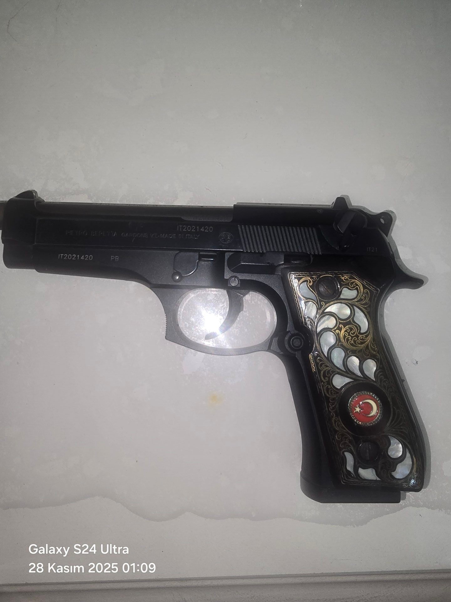 Satılık TABANCA – Beretta 92 – 9mm (9x19mm) – Taşıma Ruhsatlı – Siirt – İlan 19204 – Görsel 19206