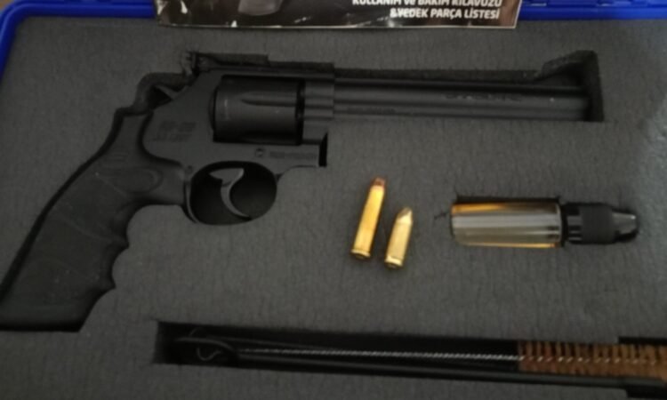 Satılık TABANCA – Sarsılmaz SR 38 – 357 Magnum – Taşıma Ruhsatlı – Trabzon – İlan 18694 – Görsel 18696