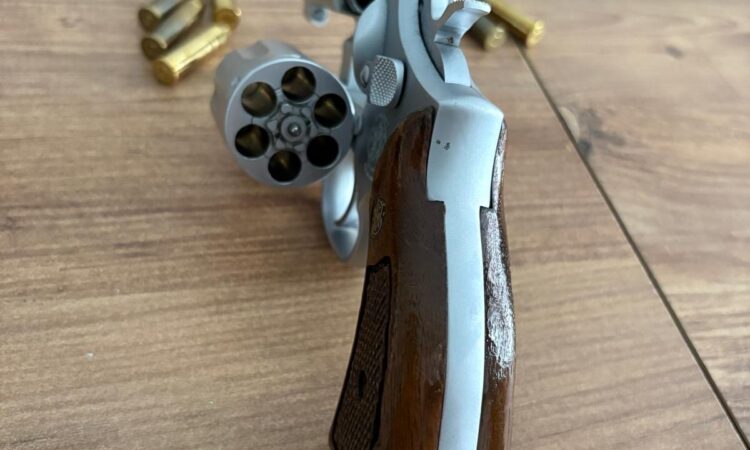 Satılık TABANCA – Smith & Wesson Model 10 – 38 Special – Taşıma Ruhsatlı – İstanbul – İlan 18702 – Görsel 18705