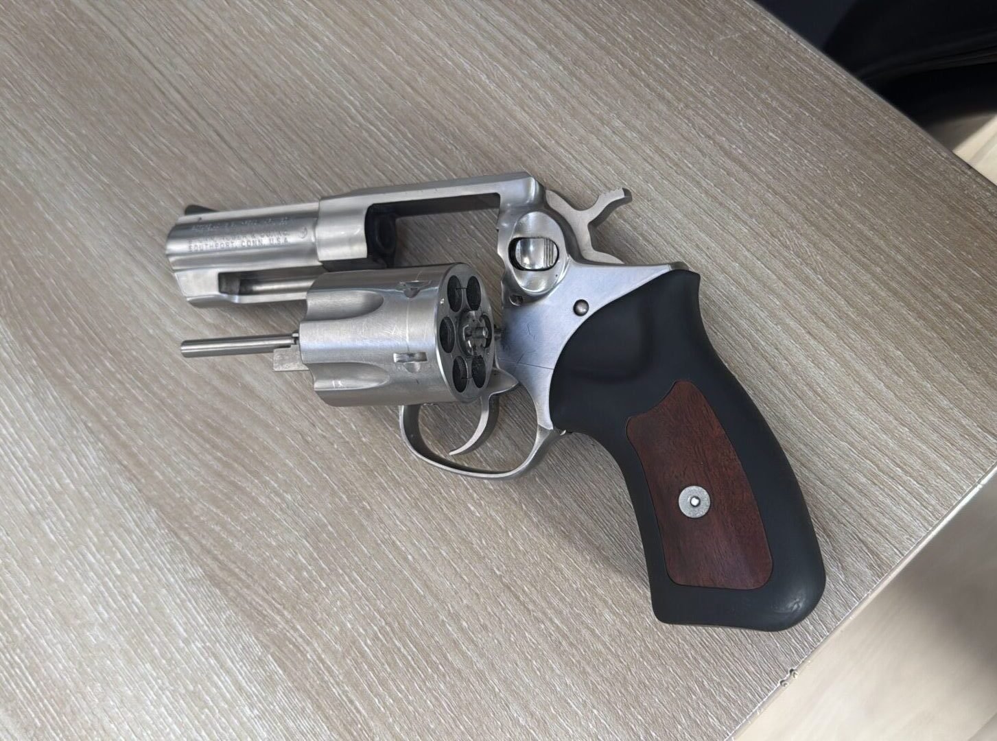 Satılık TABANCA – Ruger GP100 – 357 Magnum – Taşıma Ruhsatlı – İstanbul – İlan 18656 – Görsel 18657