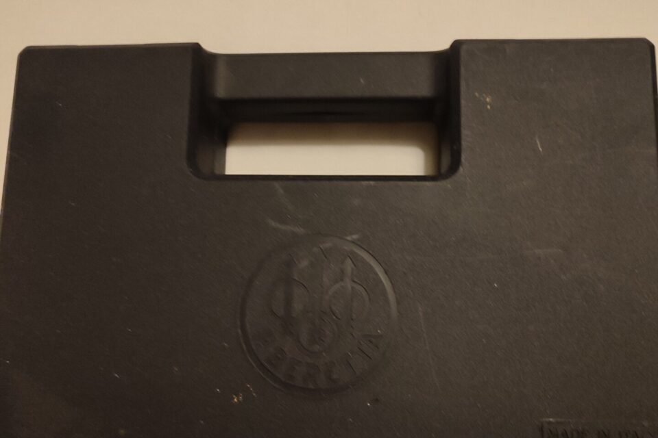 Satılık TABANCA – Beretta 92 – 9mm (9x19mm) – Bulundurma Ruhsatlı – İstanbul – İlan 17730 – Görsel 17735