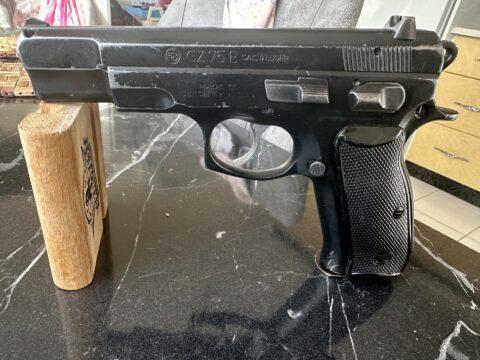 Satılık TABANCA – CZ 75 – 9mm (9x19mm) – Taşıma Ruhsatlı – Samsun – İlan 19245 – Görsel 19246