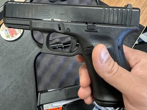 Satılık TABANCA – Glock 19 – 9mm (9x19mm) – Taşıma Ruhsatlı – İstanbul – İlan 17766 – Görsel 17767