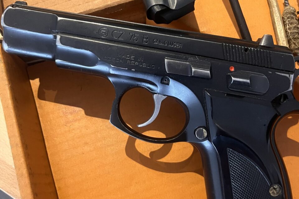 Satılık TABANCA – CZ 75 – 9mm (9x19mm) – Bulundurma Ruhsatlı – İzmir – İlan 17272 – Görsel 17274