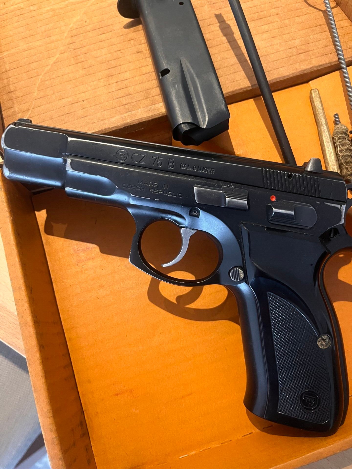 Satılık TABANCA – CZ 75 – 9mm (9x19mm) – Bulundurma Ruhsatlı – İzmir – İlan 17272 – Görsel 17274