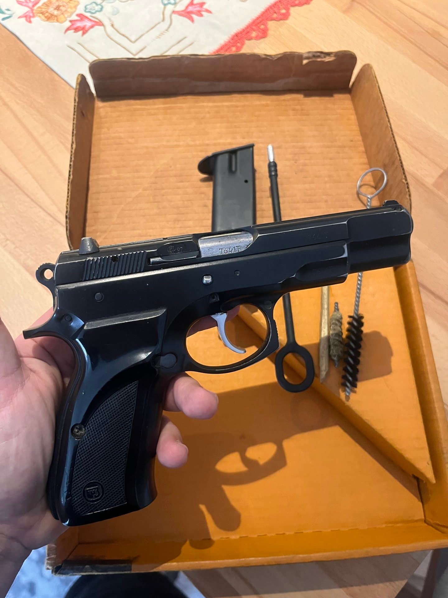 Satılık TABANCA – CZ 75 – 9mm (9x19mm) – Bulundurma Ruhsatlı – İzmir – İlan 17272 – Görsel 17273