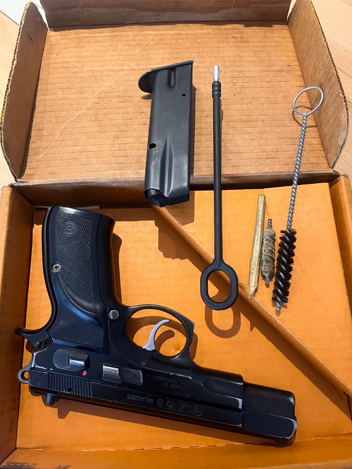 Satılık TABANCA – CZ 75 – 9mm (9x19mm) – Bulundurma Ruhsatlı – İzmir – İlan 17272 – Görsel 17275