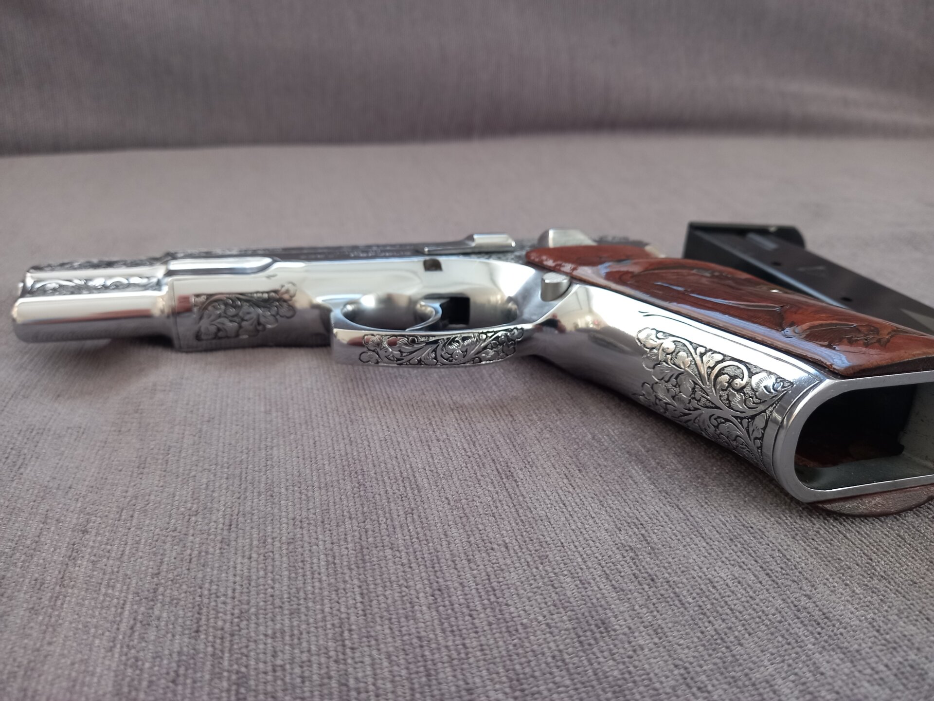 Satılık TABANCA – CZ 75 – 9mm (9x19mm) – Taşıma Ruhsatlı – Bolu – İlan 22740 – Görsel 22741