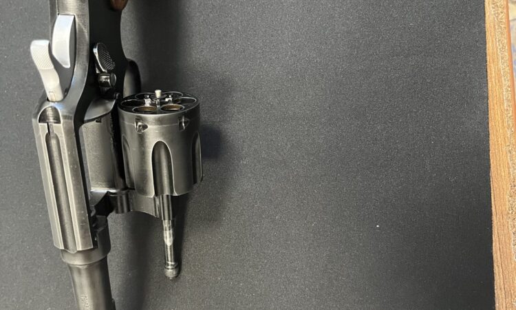 Satılık TABANCA – Smith & Wesson Victory Model – 38 Special – Bulundurma Ruhsatlı – İzmir – İlan 21217 – Görsel 21221