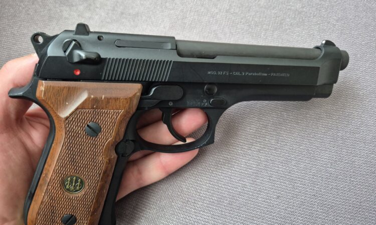 Satılık TABANCA – Beretta 92 – 9mm (9x19mm) – Bulundurma Ruhsatlı – İstanbul – İlan 26428 – Görsel 26432