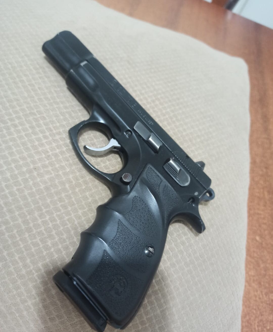 Satılık TABANCA – CZ 75 – 9mm (9x19mm) – Taşıma Ruhsatlı – Tokat – İlan 24898 – Görsel 24900