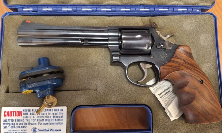 Satılık TABANCA – Smith & Wesson Model 586 – 357 Magnum – Taşıma Ruhsatlı – İstanbul – İlan 26189 – Görsel 26190