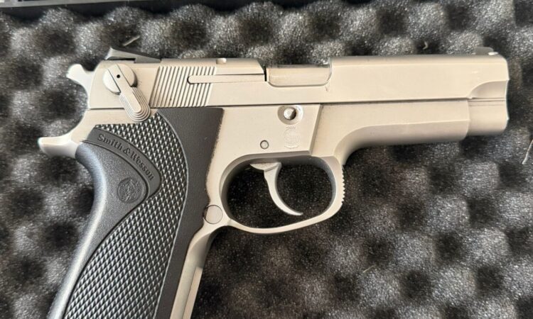 Satılık TABANCA – Smith & Wesson 5906 – 9mm (9x19mm) – Taşıma Ruhsatlı – Tokat – İlan 24887 – Görsel 24889