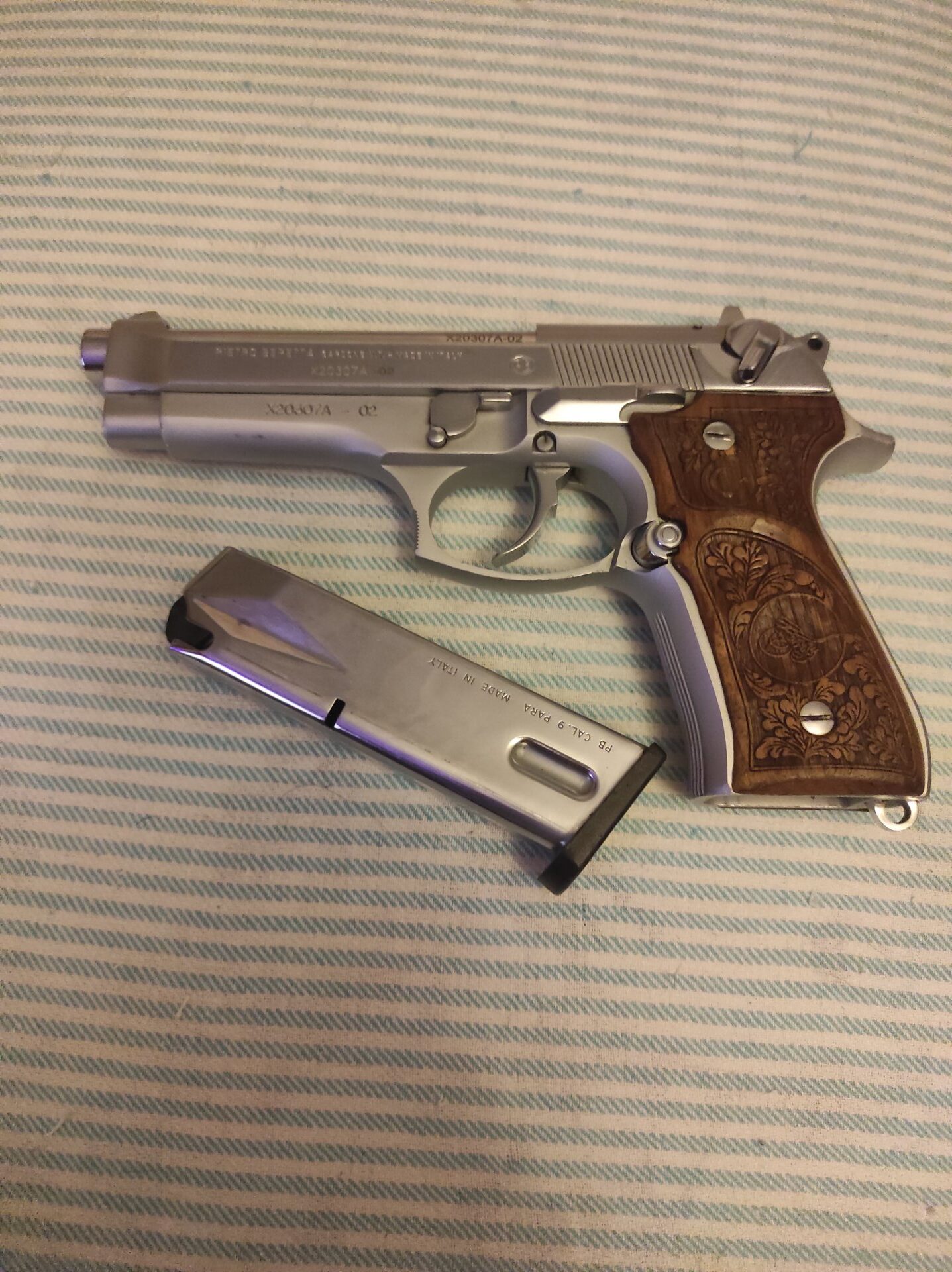 Satılık TABANCA – Beretta 92 – 9mm (9x19mm) – Taşıma Ruhsatlı – Eskişehir – İlan 24827 – Görsel 24834