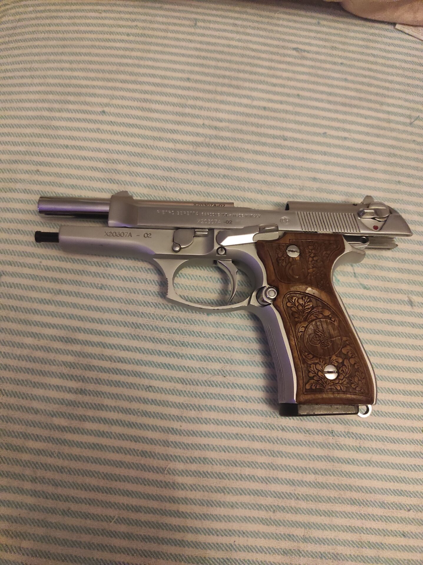 Satılık TABANCA – Beretta 92 – 9mm (9x19mm) – Taşıma Ruhsatlı – Eskişehir – İlan 24827 – Görsel 24833