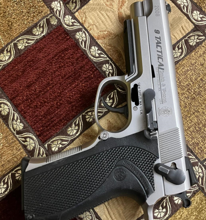 Satılık TABANCA – Smith & Wesson 5906 – 9mm (9x19mm) – Taşıma Ruhsatlı – İstanbul – İlan 23189 – Görsel 23190