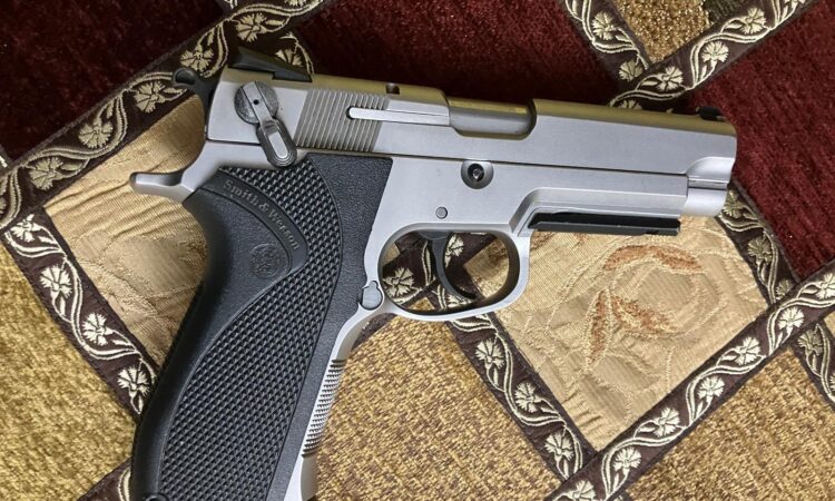 Satılık TABANCA – Smith & Wesson 5906 – 9mm (9x19mm) – Taşıma Ruhsatlı – İstanbul – İlan 23189 – Görsel 23192