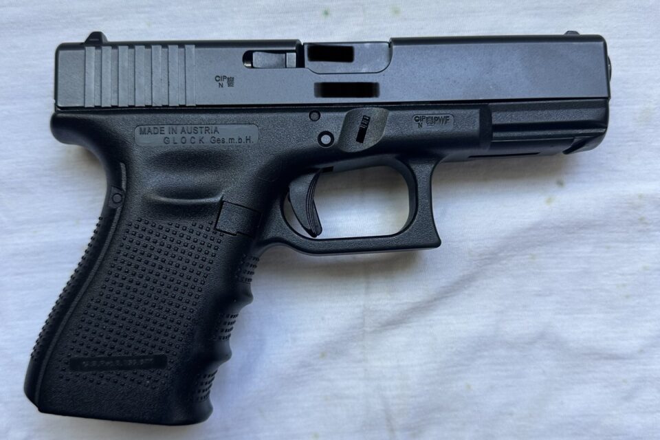 Satılık TABANCA – Glock 19 – 9mm (9x19mm) – Taşıma Ruhsatlı – İstanbul – İlan 23142 – Görsel 23143
