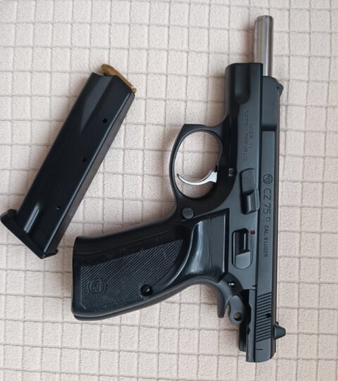 Satılık TABANCA – CZ 75 – 9mm (9x19mm) – Taşıma Ruhsatlı – Samsun – İlan 23528 – Görsel 23529