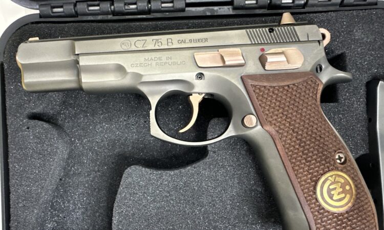 Satılık TABANCA – CZ 75 – 9mm (9x19mm) – Taşıma Ruhsatlı – Antalya – İlan 24209 – Görsel 24210