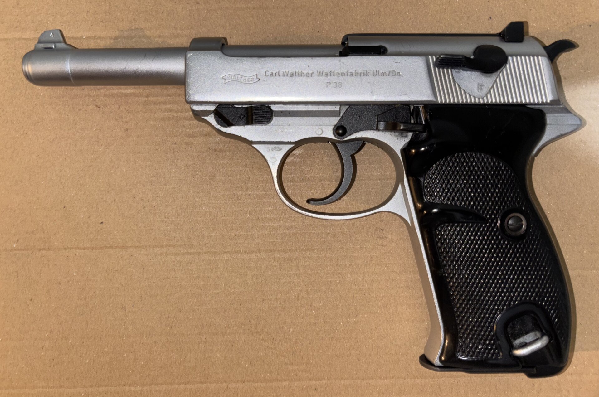 Satılık TABANCA – Walther P38 – 9mm (9x19mm) – Taşıma Ruhsatlı – İstanbul – İlan 26726 – Görsel 26727