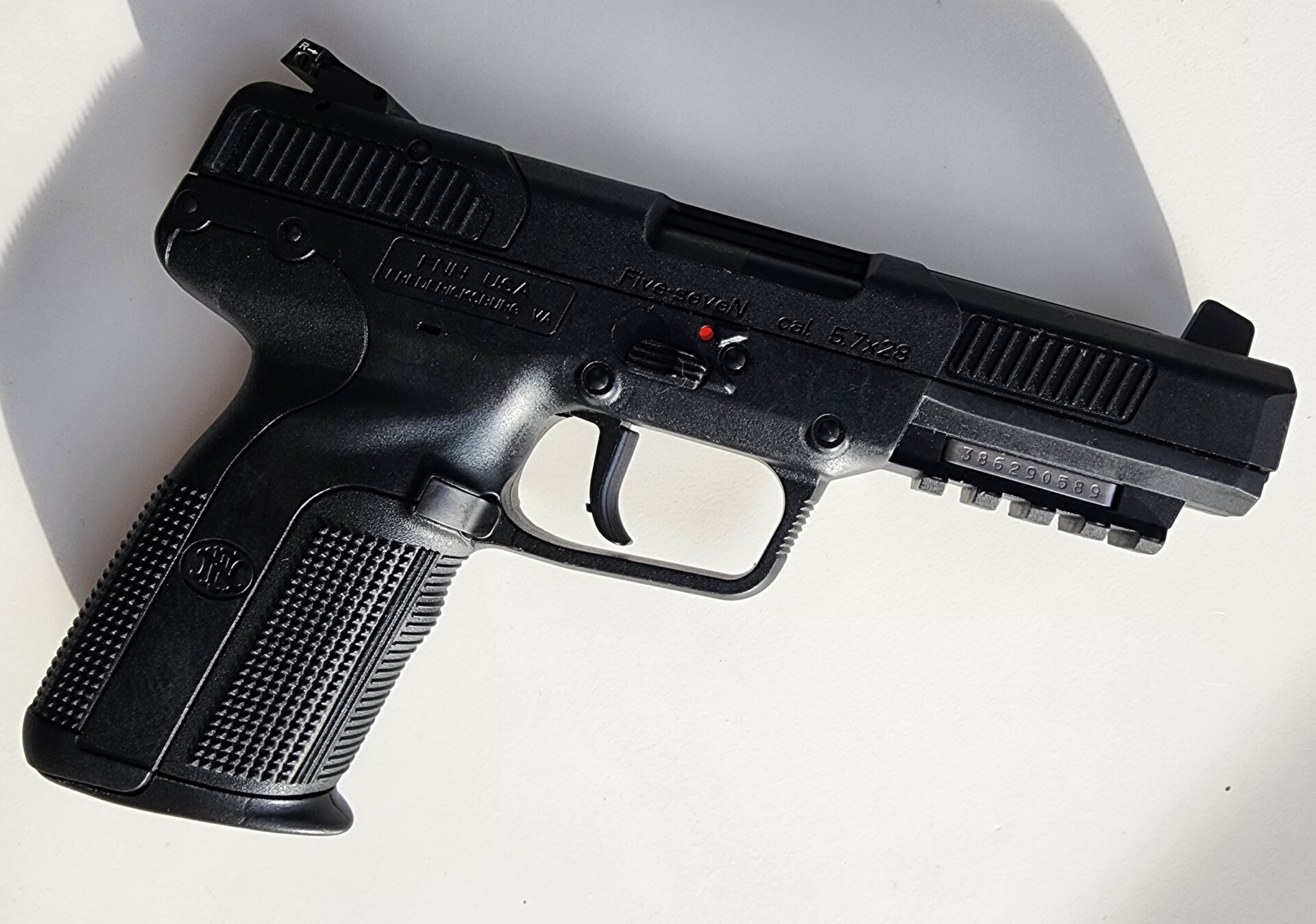 Satılık TABANCA – FN Five-seven – 5.7×28mm – Bulundurma Ruhsatlı – Ankara – İlan 27359 – Görsel 27372