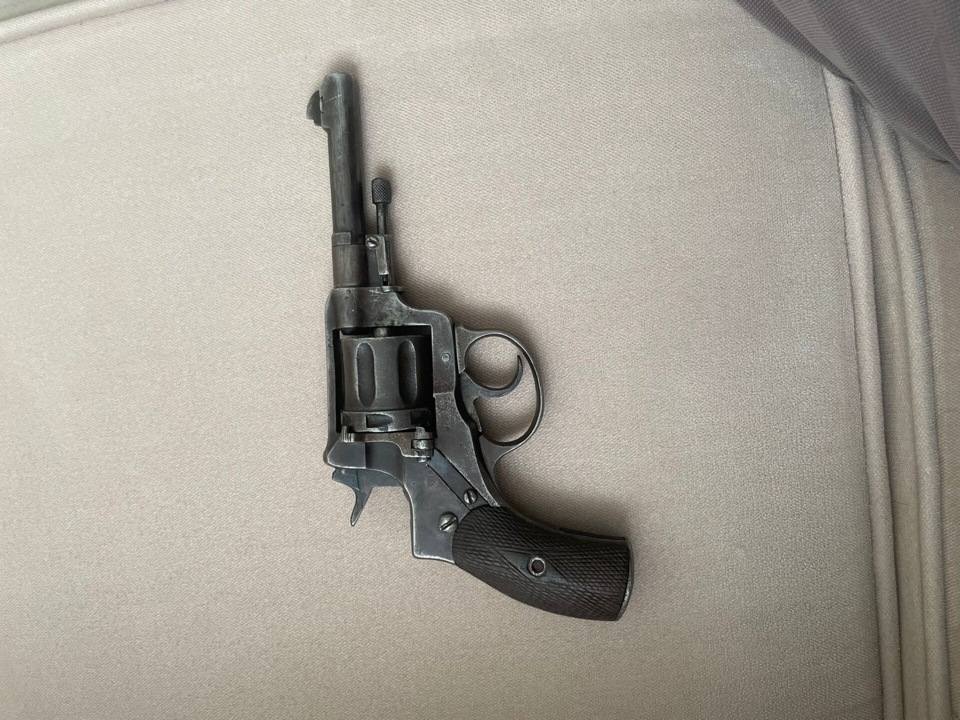 Satılık TABANCA – Nagant M1895 – 7.62mm Nagant – Bulundurma Ruhsatlı – İstanbul – İlan 30333 – Görsel 30336