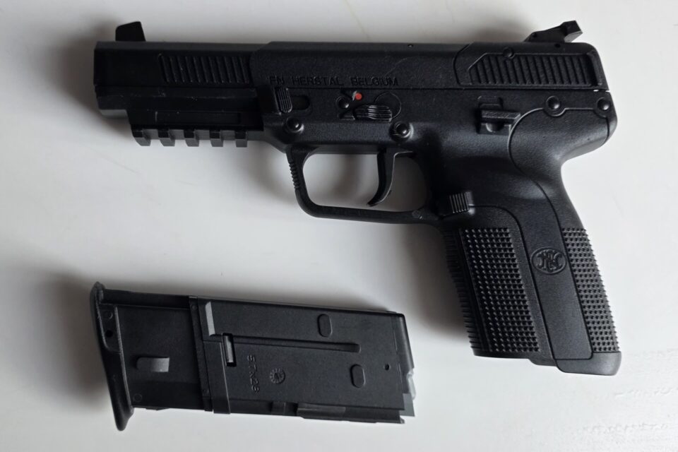 Satılık TABANCA – FN Five-seven – 5.7×28mm – Bulundurma Ruhsatlı – Ankara – İlan 27359 – Görsel 27374