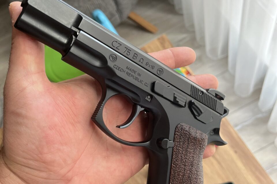 Satılık TABANCA – CZ 75 – 9mm (9x19mm) – Taşıma Ruhsatlı – Tunceli – İlan 27780 – Görsel 27781