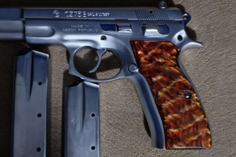 Satılık TABANCA – CZ 75 – 9mm (9x19mm) – Taşıma Ruhsatlı – İstanbul – İlan 34139 – Görsel 34140
