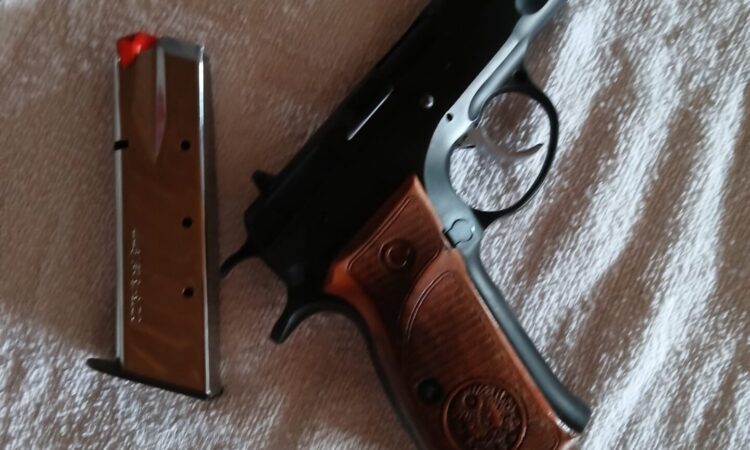 Satılık TABANCA – CZ 75 – 9mm (9x19mm) – Bulundurma Ruhsatlı – İzmir – İlan 31785 – Görsel 31787