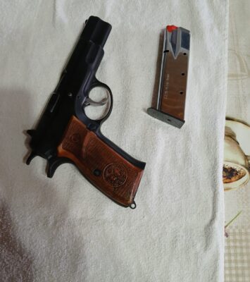 Satılık TABANCA – CZ 75 – 9mm (9x19mm) – Bulundurma Ruhsatlı – İzmir – İlan 31785 – Görsel 31786