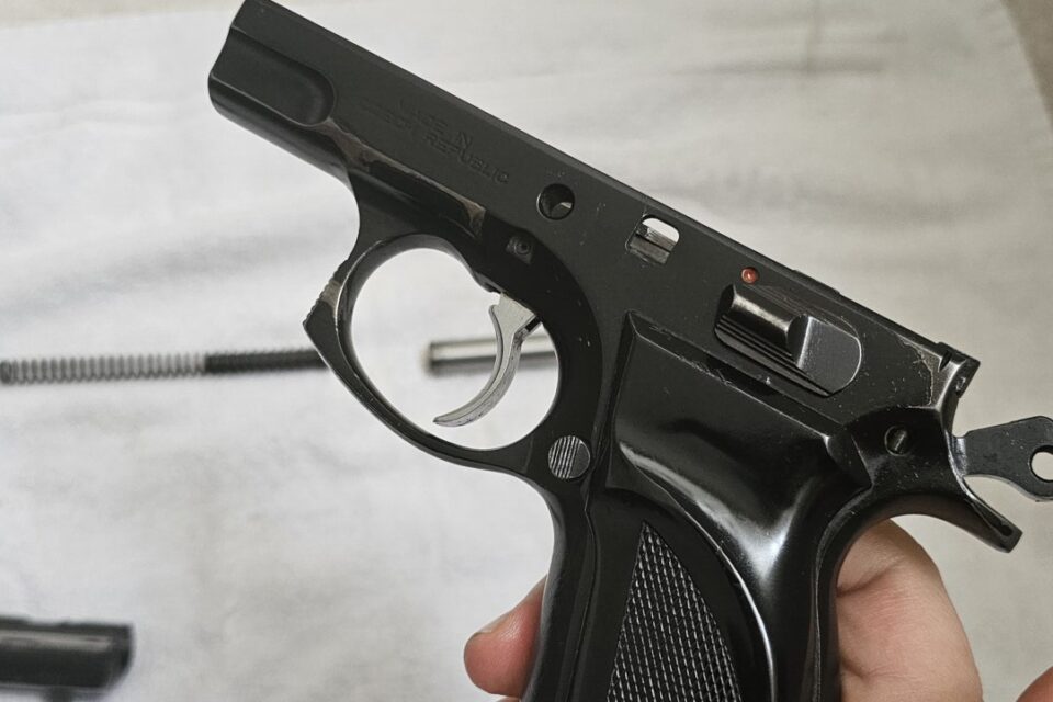 Satılık TABANCA – CZ 75 – 9mm (9x19mm) – Taşıma Ruhsatlı – Tekirdağ – İlan 32632 – Görsel 32633