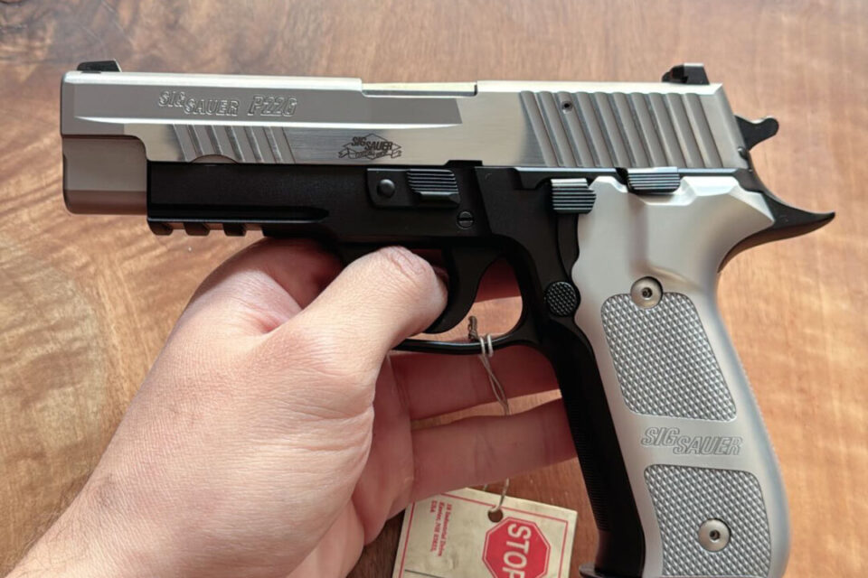 Satılık TABANCA – Sig Sauer P226 – 9mm (9x19mm) – Taşıma Ruhsatlı – İstanbul – İlan 31973 – Görsel 31974