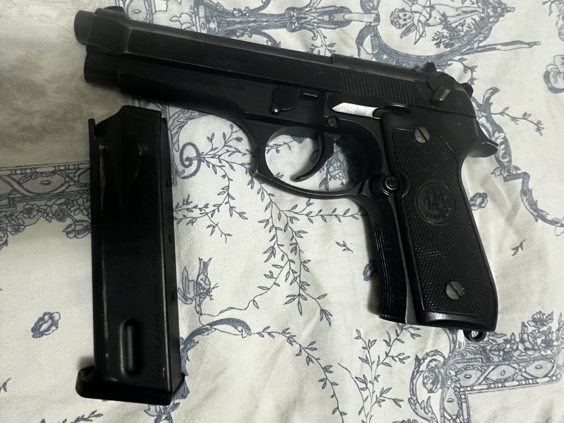 Satılık TABANCA – Beretta 92 – 9mm (9x19mm) – Taşıma Ruhsatlı – İstanbul – İlan 34257 – Görsel 34259