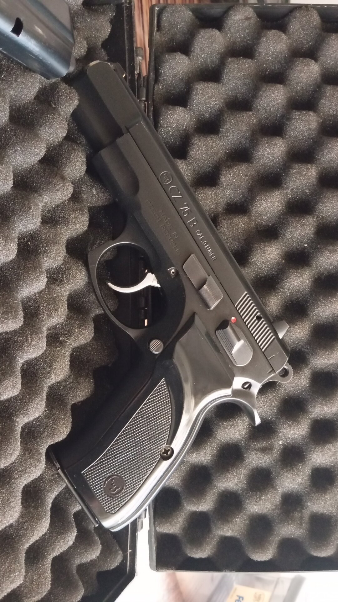 Satılık TABANCA – CZ 75 – 9mm (9x19mm) – Taşıma Ruhsatlı – Kocaeli – İlan 19504 – Görsel 38474