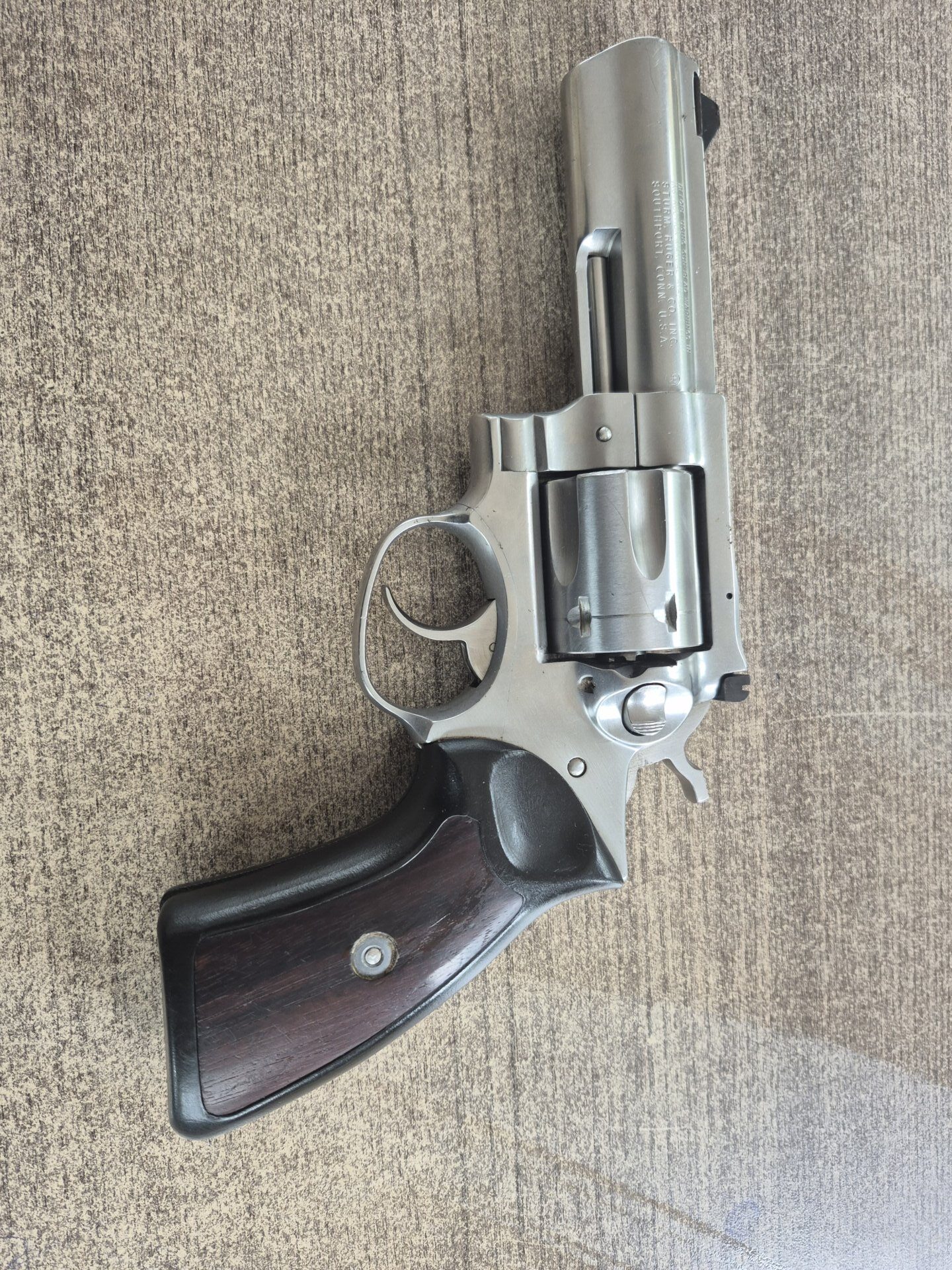 Satılık TABANCA – Ruger GP100 – 357 Magnum – Bulundurma Ruhsatlı – Antalya – İlan 35398 – Görsel 35403